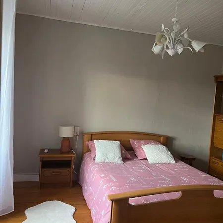 Сasa de vacaciones Corps De Ferme A 50min De Lyon
